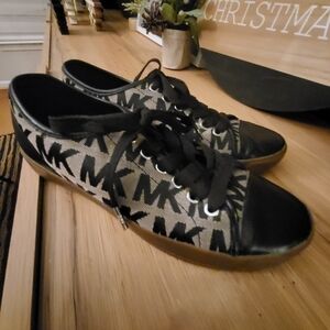 Michael Kors Shoes Womens 8 Black Logo Canvas City Keaton Tan Outsole Sneakers